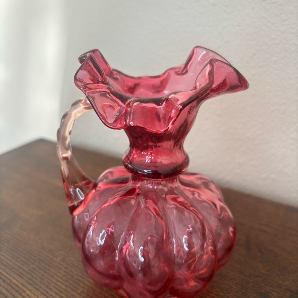 Vintage Fenton Cranberry Melon Ruffled Glass Pitcher Carafe 6" - Picture 4 of 9
